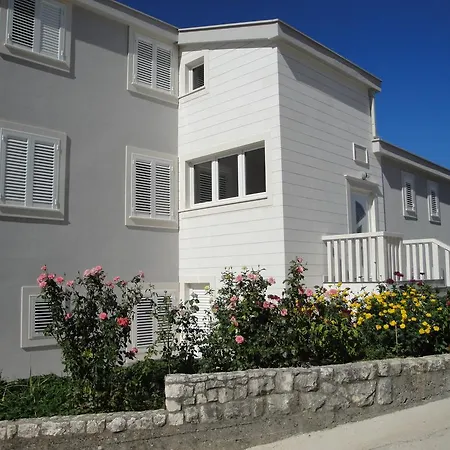 公寓 Marica 内乌姆