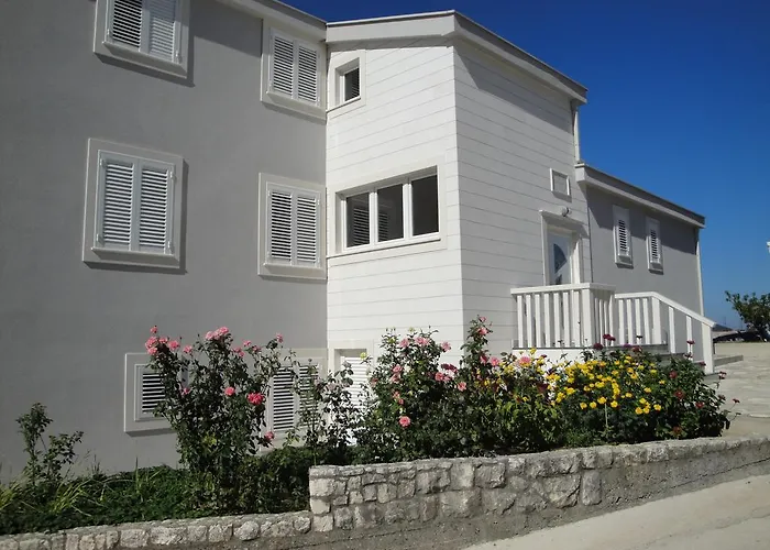 アパート Marica ネウム